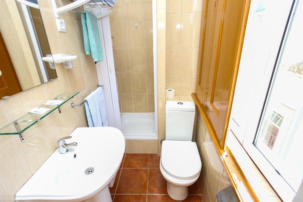 Residencial Aviz Hotel Coimbra Bagian luar foto